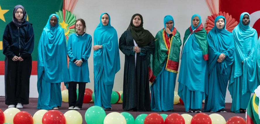 Aujourd'hui, l'école préparatoire et secondaire pour filles a célébré le 65e anniversaire de la glorieuse fête de l'Indépendance.
